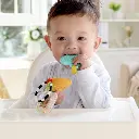 E0129-Niño-pequeño-con-Sensorial-ABC-Hape-Mukkies-Lanzarote.webp