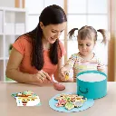 Mamá e hija con Juego de mesa Sopa de Bellotas-Ludilo-Jugueteria Educativa Mukkies.webp