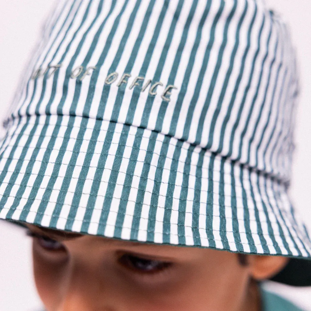 Detalle Gorro reversible UV verde 4-8 años-Swim Essentials.webp