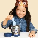 Niña con Termo para Comida Cohete-Skip Hop-disponible en Mukkies Lanzarote.webp