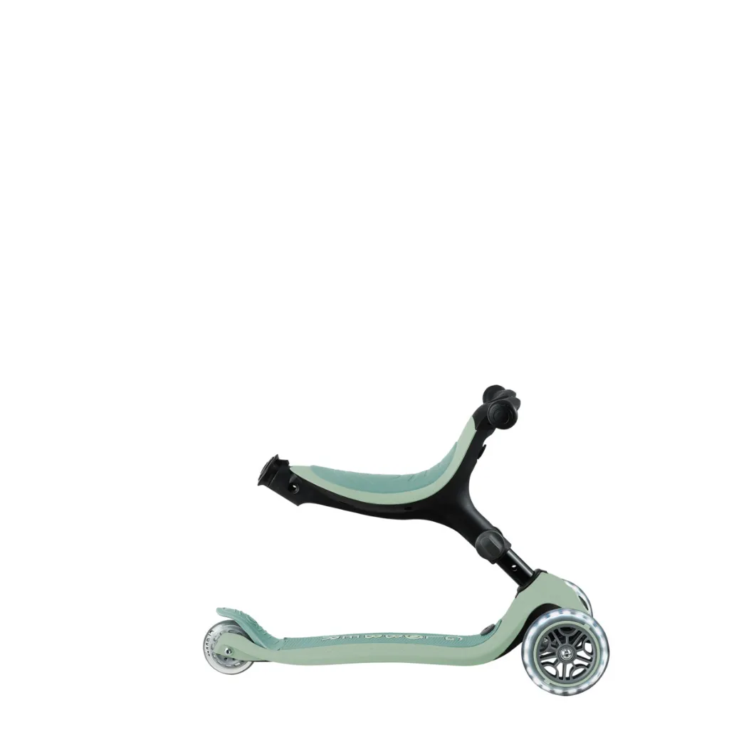 Detalle asiento GO•UP Active Lights Eco Pistacho–Patinete evolutivo Globber 3 en 1 para niños 15 meses a 9 años–Juguetería Mukkies Lanzarote.webp